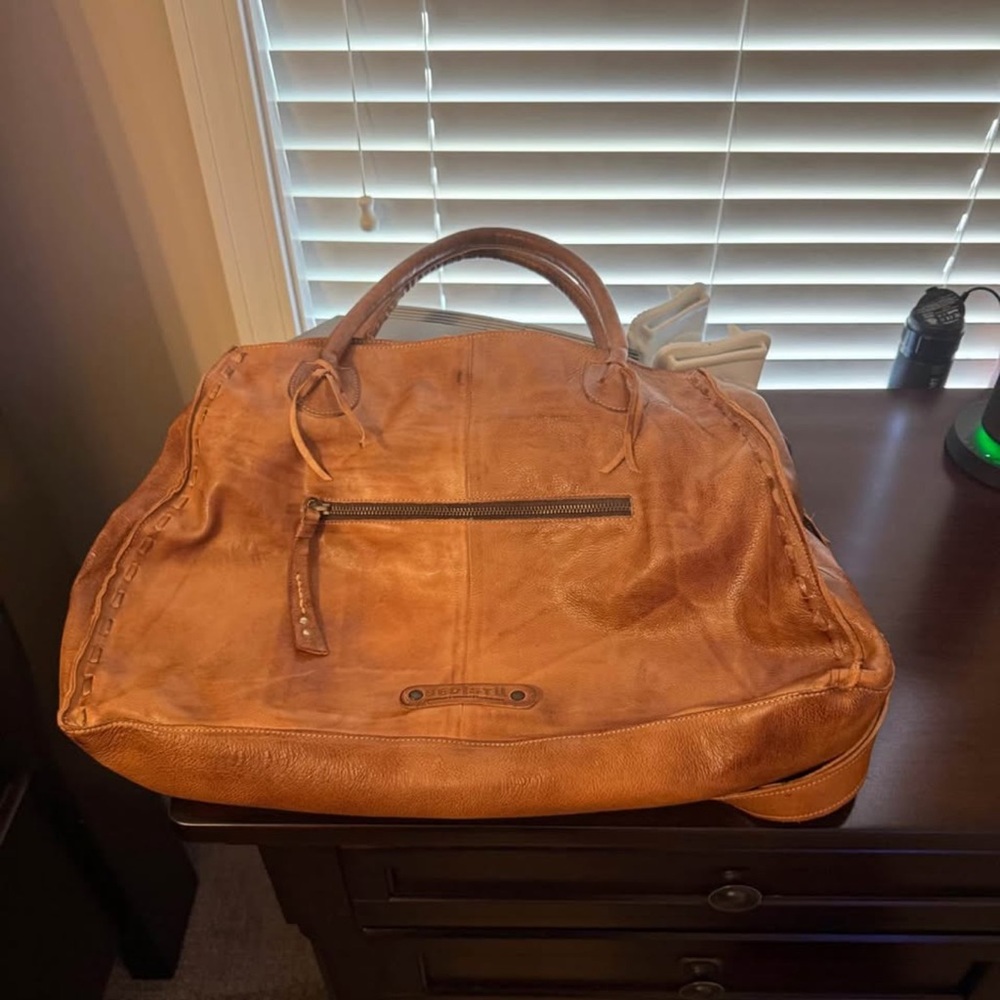 Bed Stu discussed shoulder bag